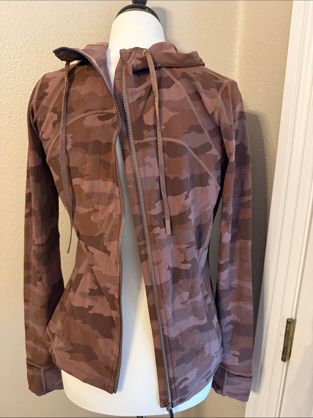 lululemon athletica Mauve Camo Hooded Zip Jacket